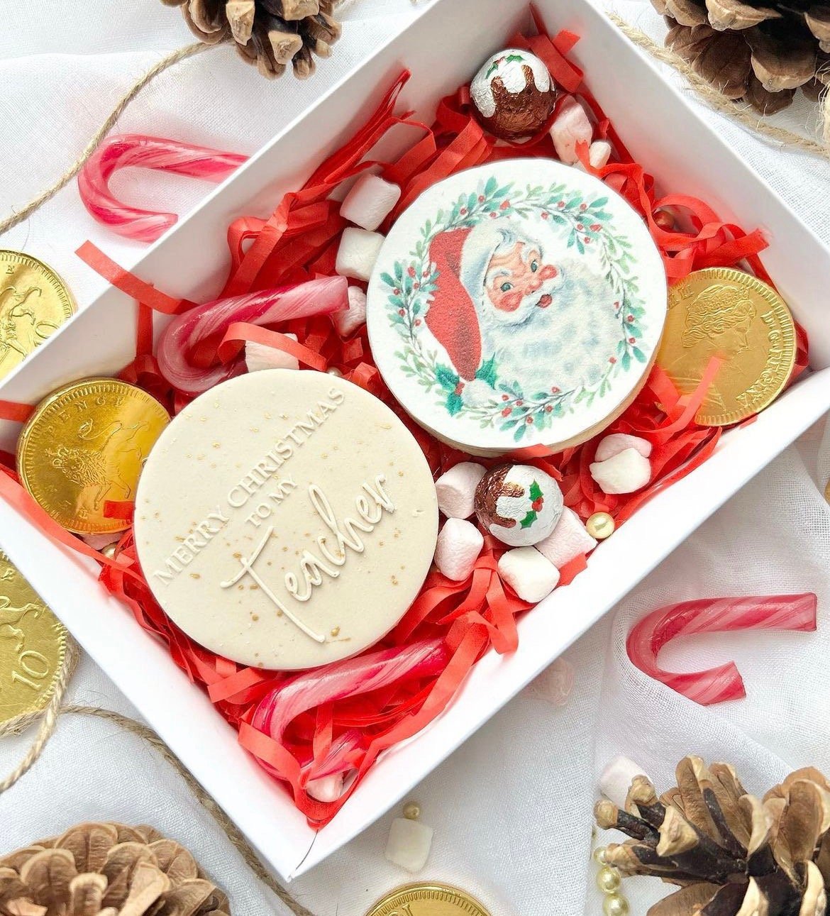 Edible Icing Vintage Santa Clause in Wreath