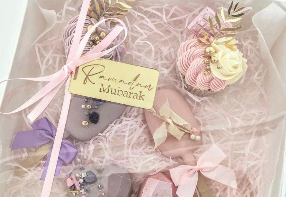 Ramadan Mubarak gold acrylic tag - Image 4