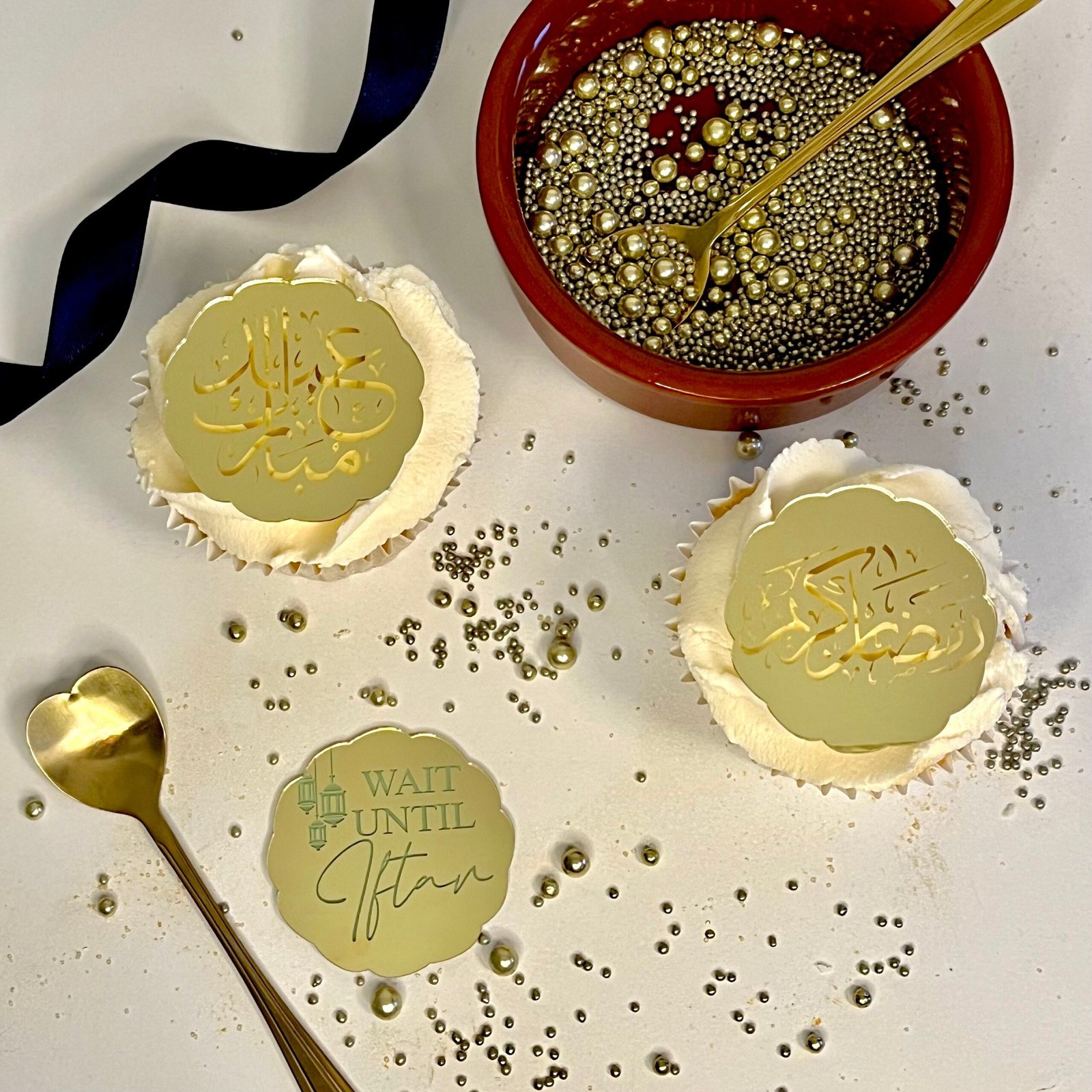 Arabic Eid Mubarak Gold Acrylic Disc - Image 4