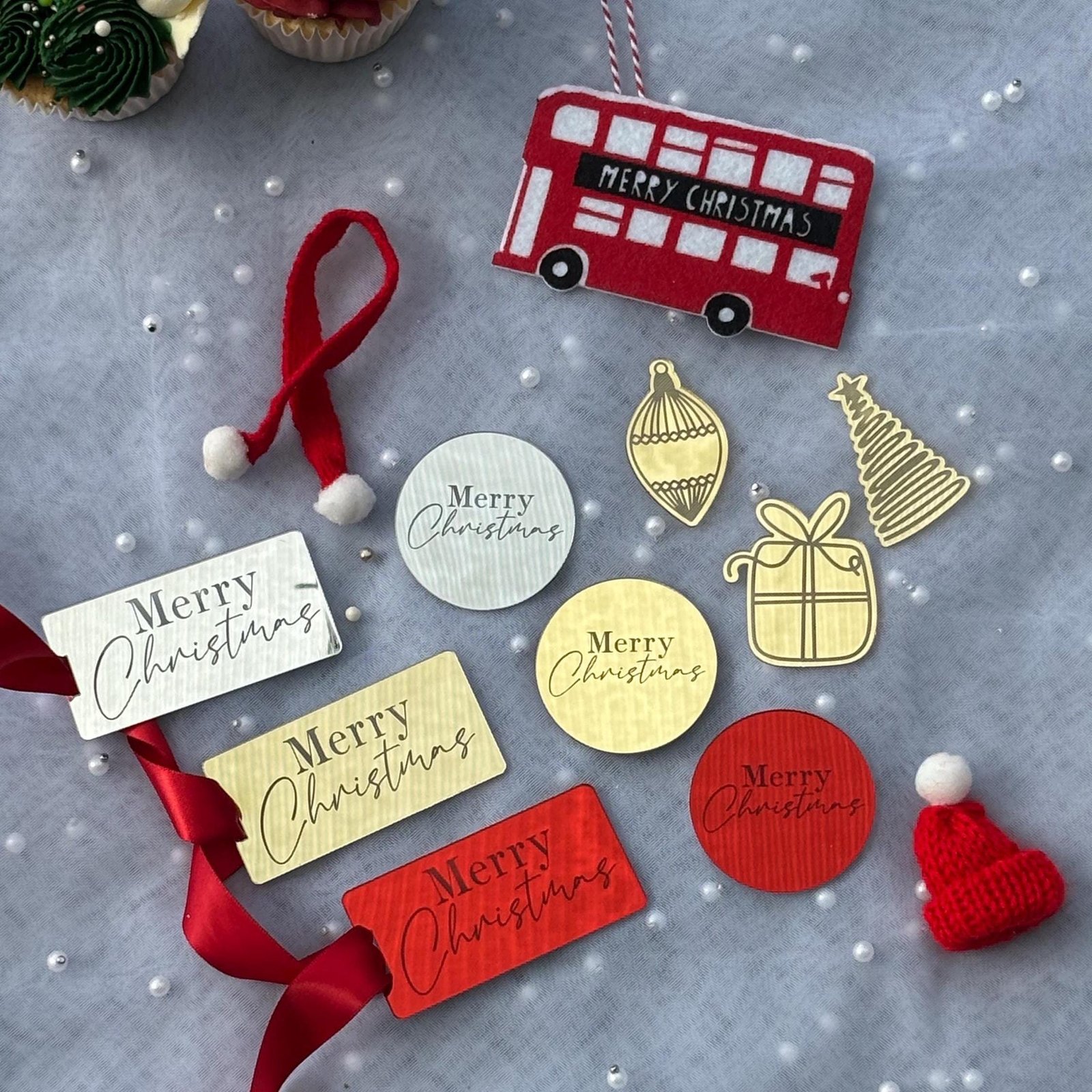Merry Christmas Acrylic Tag, Gold, Red, Silver. - Image 3